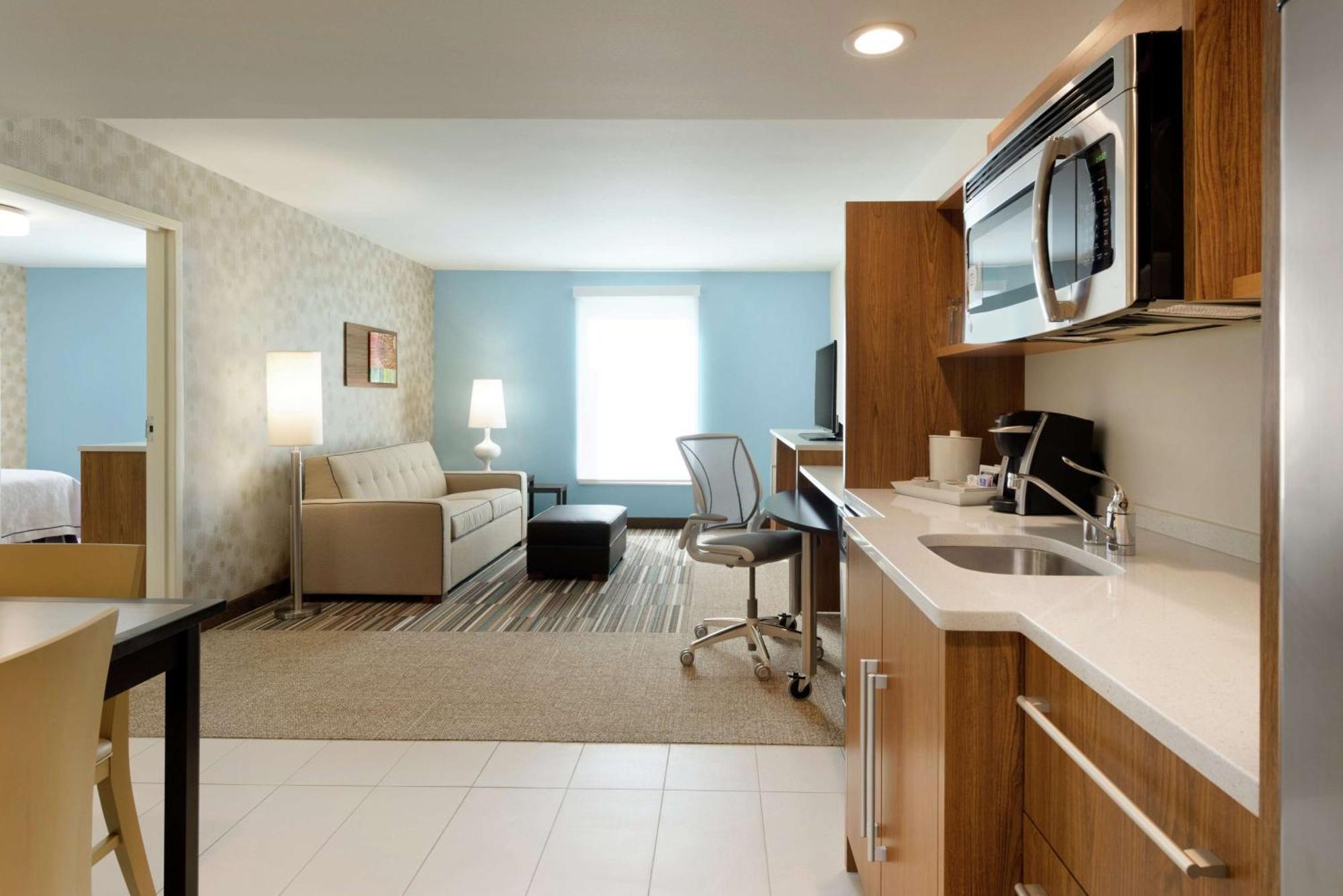 Home2 Suites By Hilton Milwaukee Airport Exterior photo